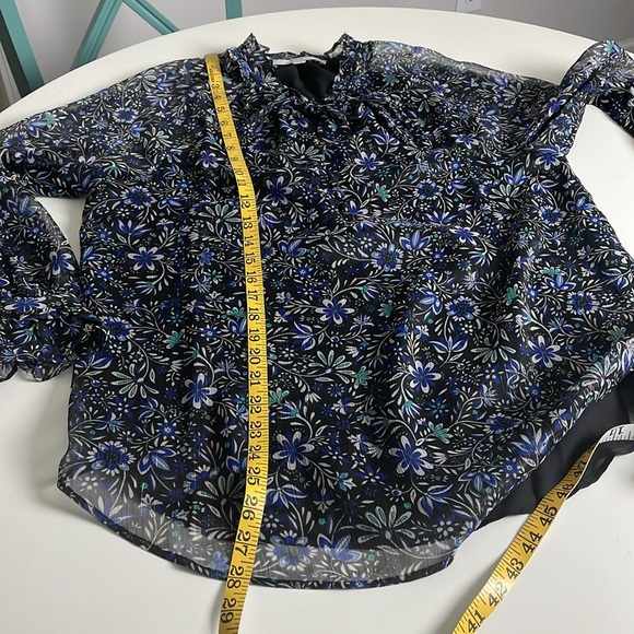 Loft Black-Blue-Green-Gray Flower Print Lined Sheer Long Sleeve Tunic- Medium - Picture 15 of 16